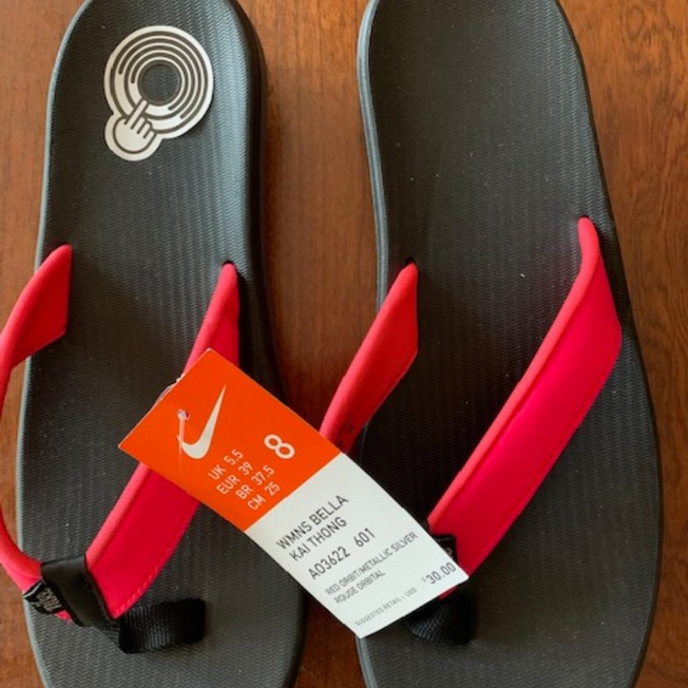 NIKE BELLA KAI FLIP FLOPS THONGS NEW WITH TAGS NWT!!!
